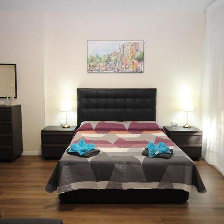 Urgel Habitaciones 巴塞罗那 外观 照片